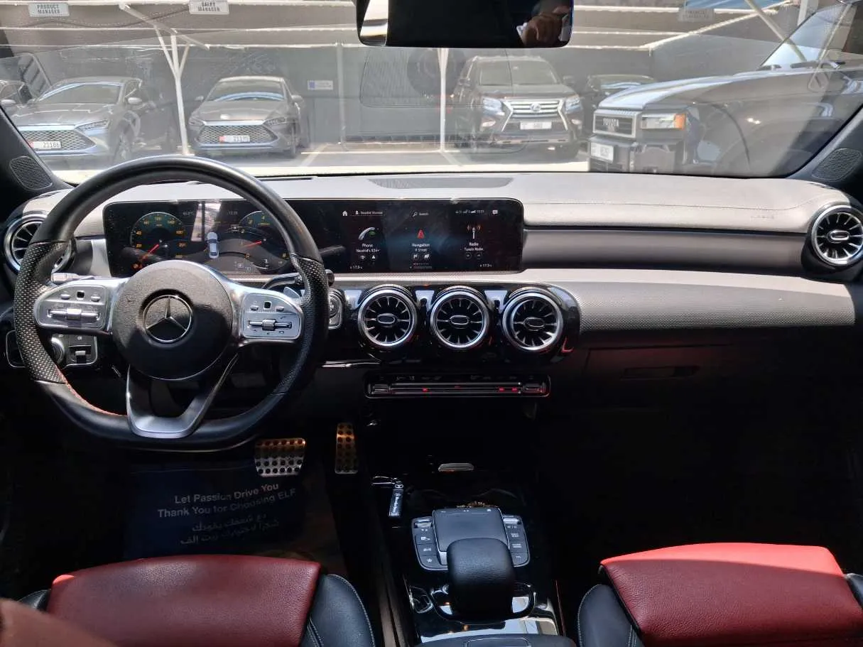 Car image 12