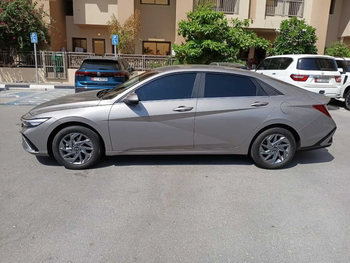 Car image 8