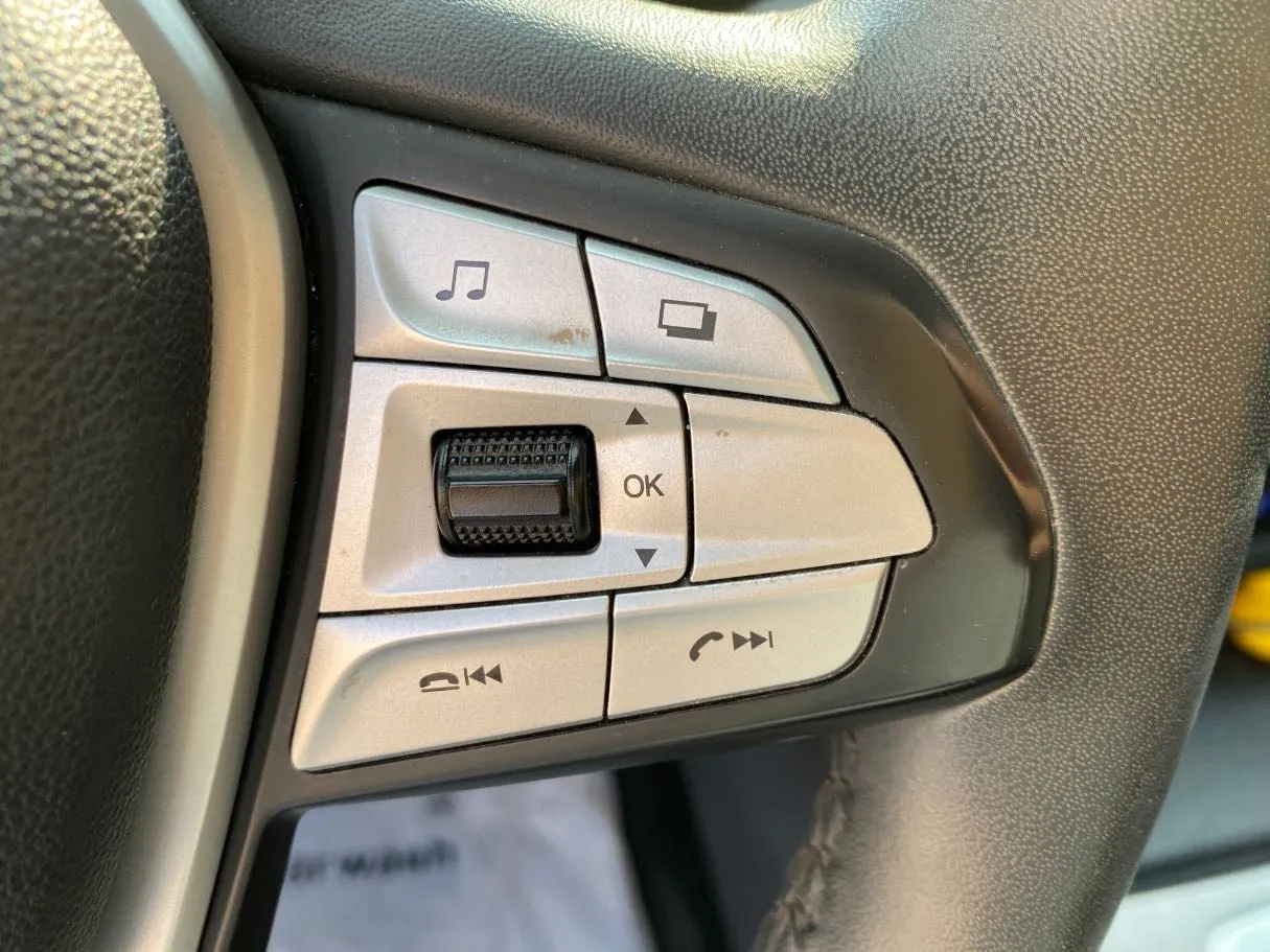 Car image 23
