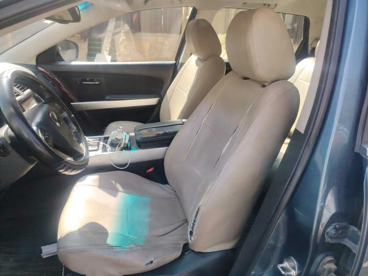 Car image 13