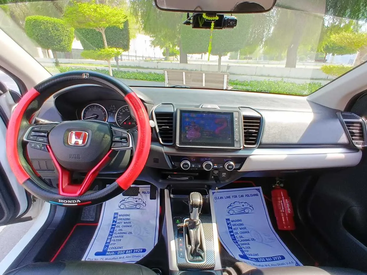 Car image 15