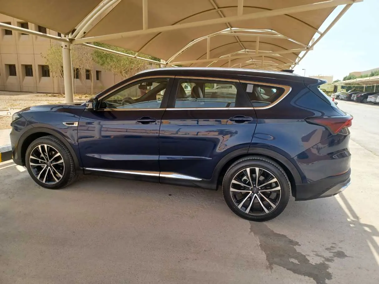 Car image 8
