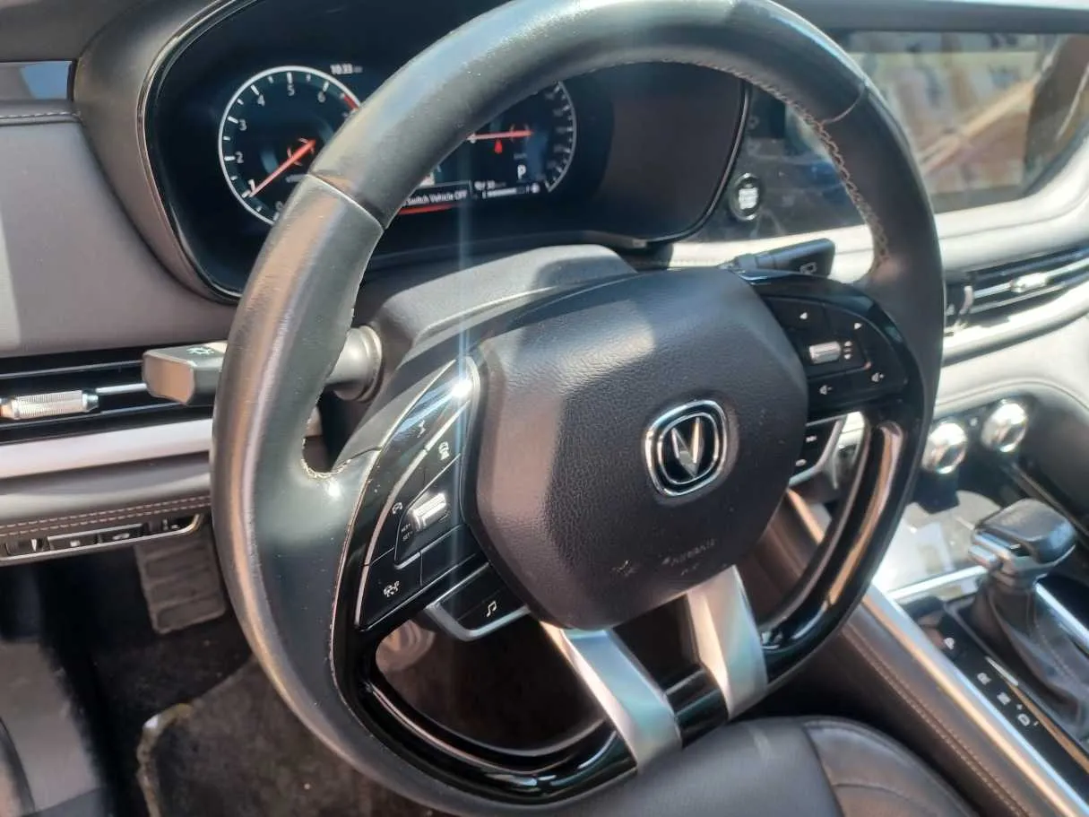 Car image 19