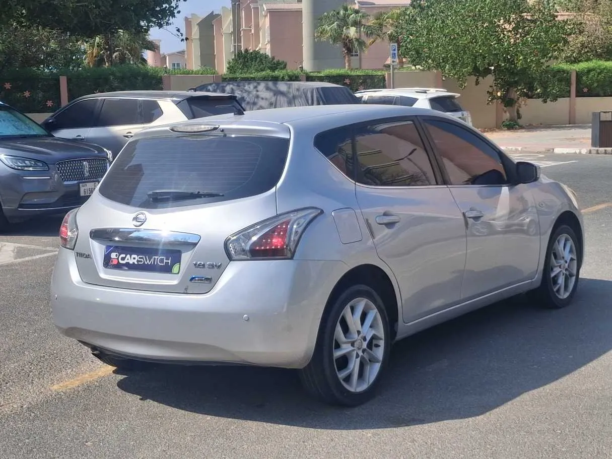 Car image 5