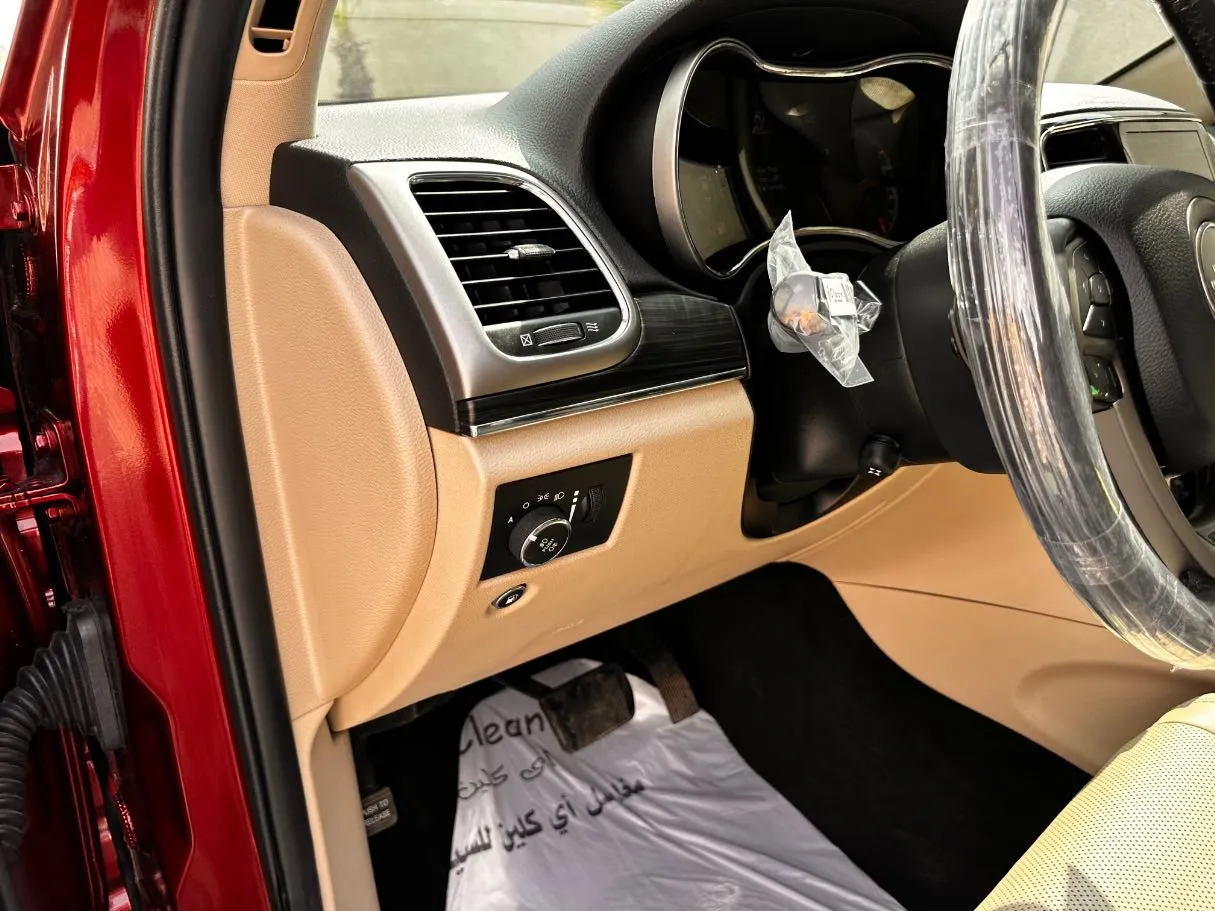 Car image 27