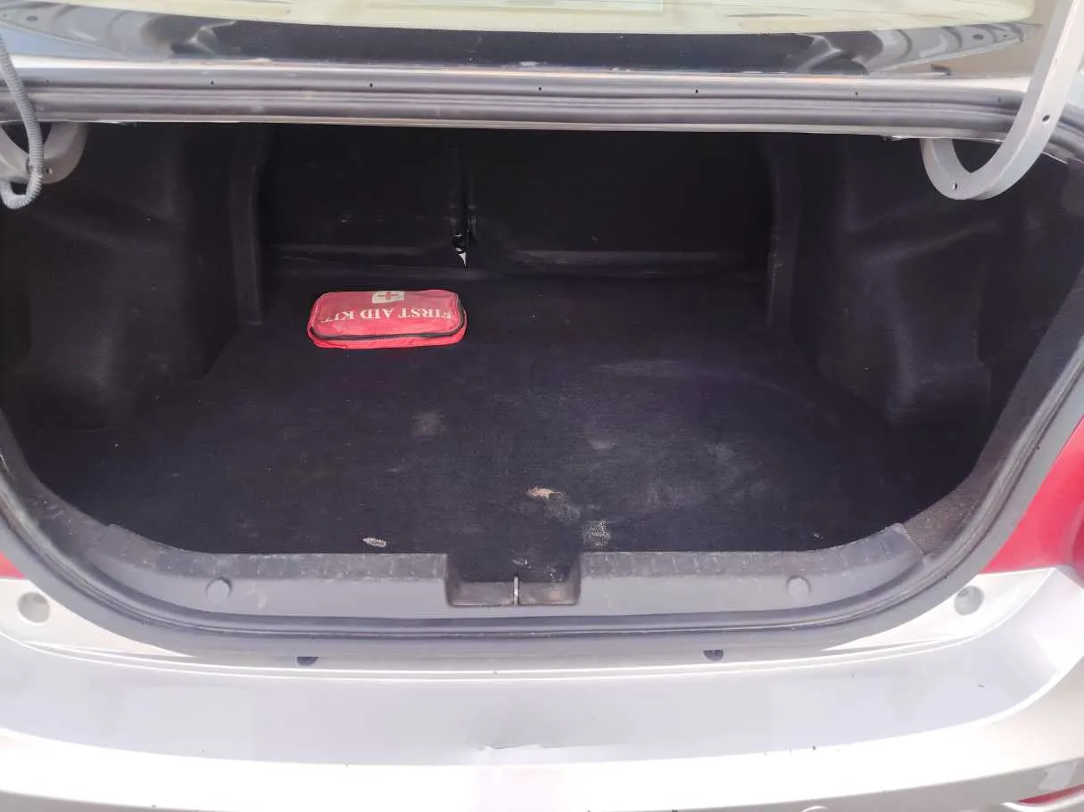 Car image 29