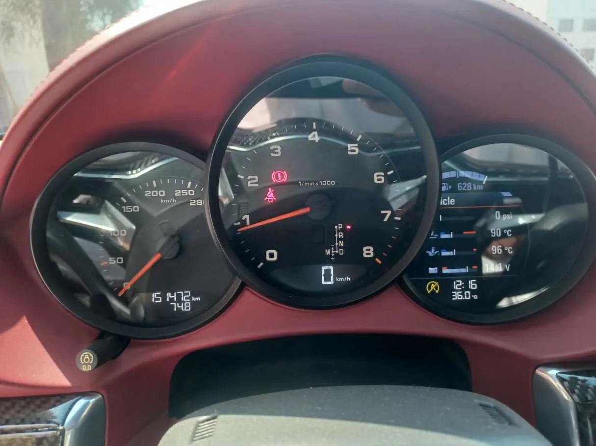 Car image 16