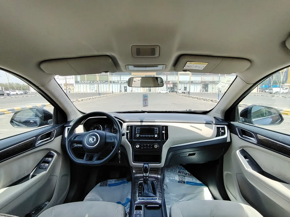 Car image 17