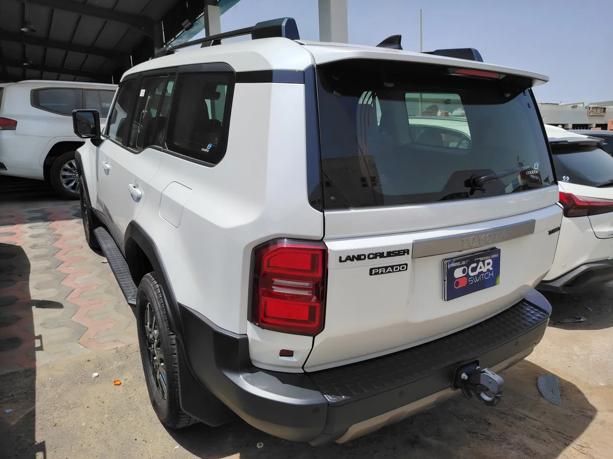 Car image 7