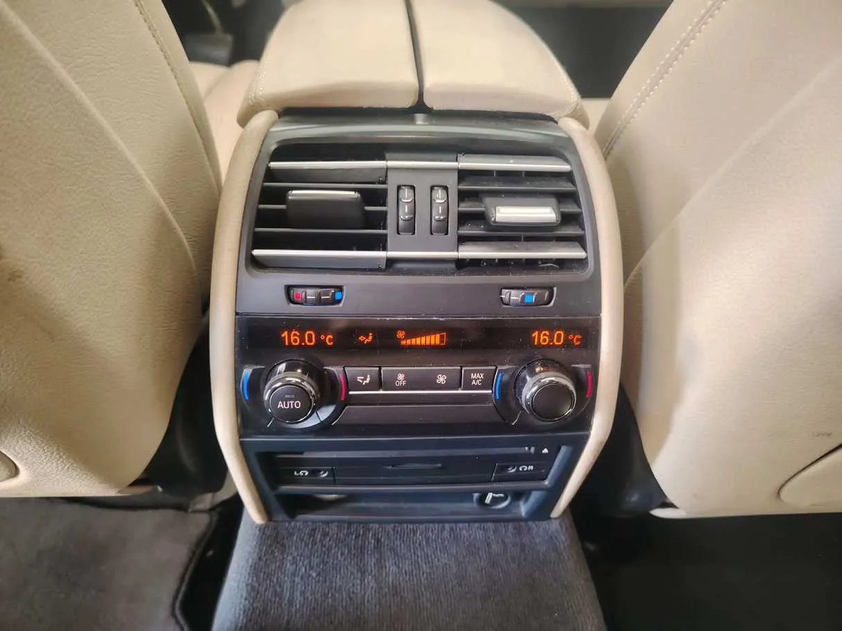 Car image 39