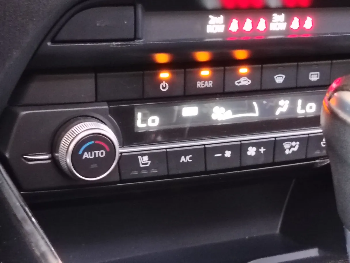Car image 29