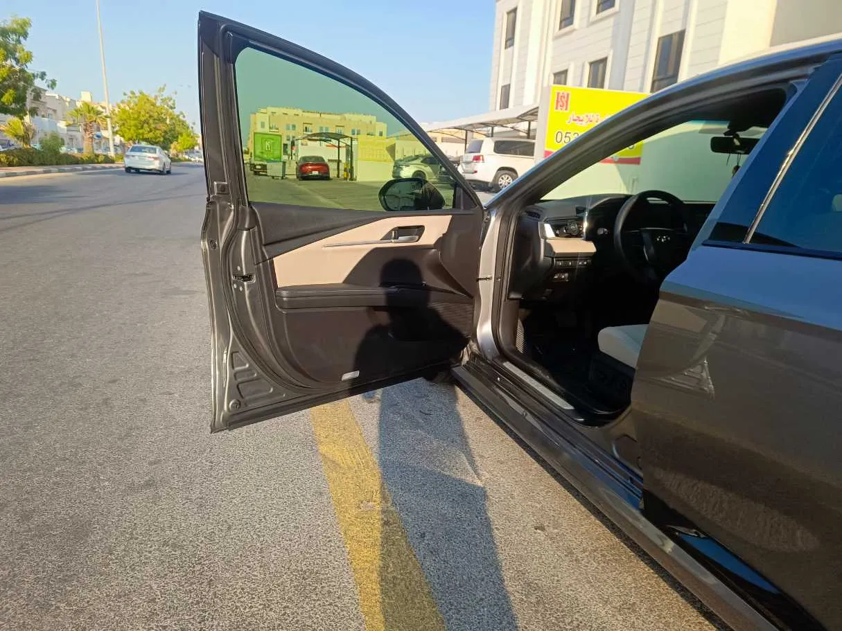Car image 15