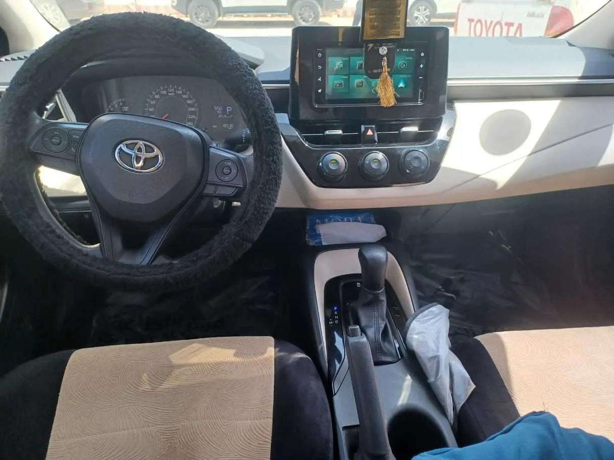 Car image 16