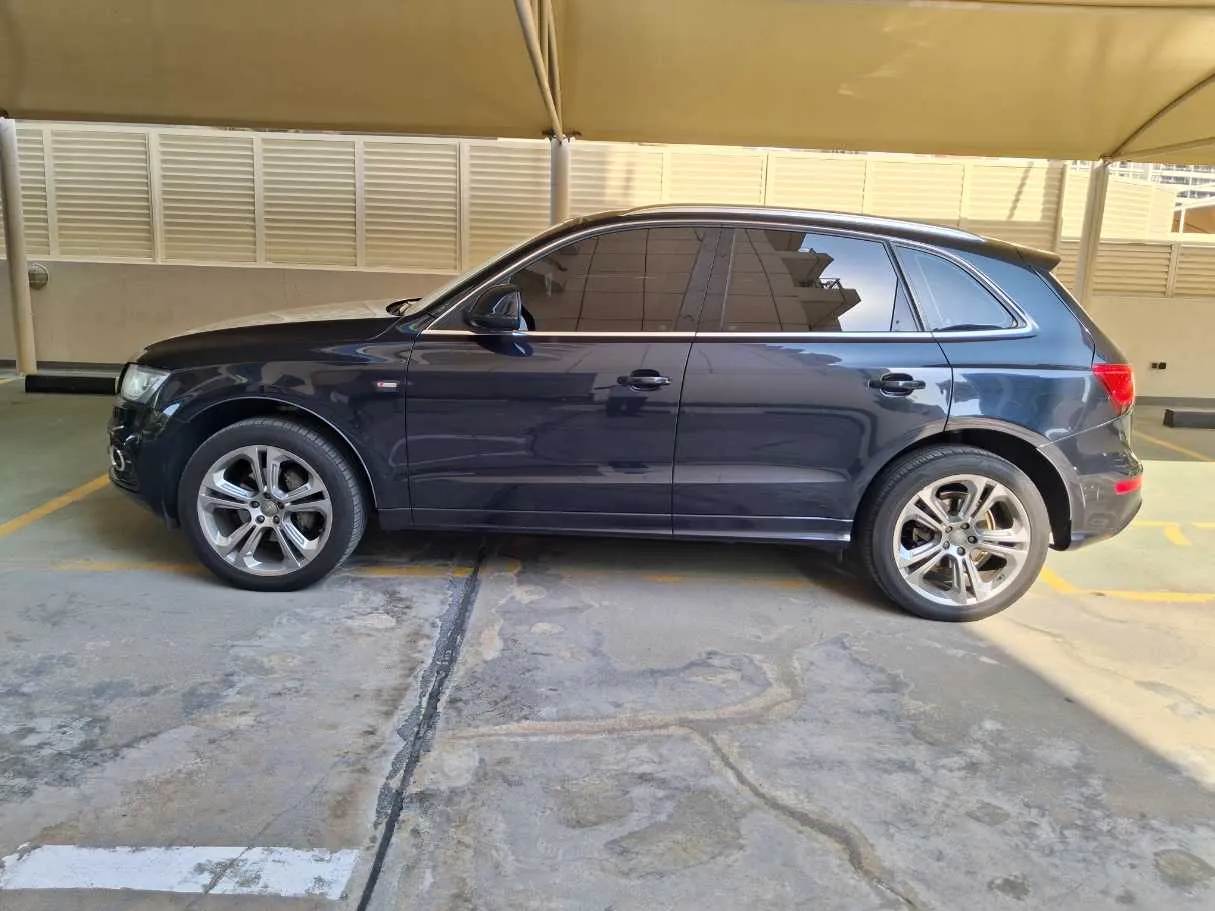 Car image 8