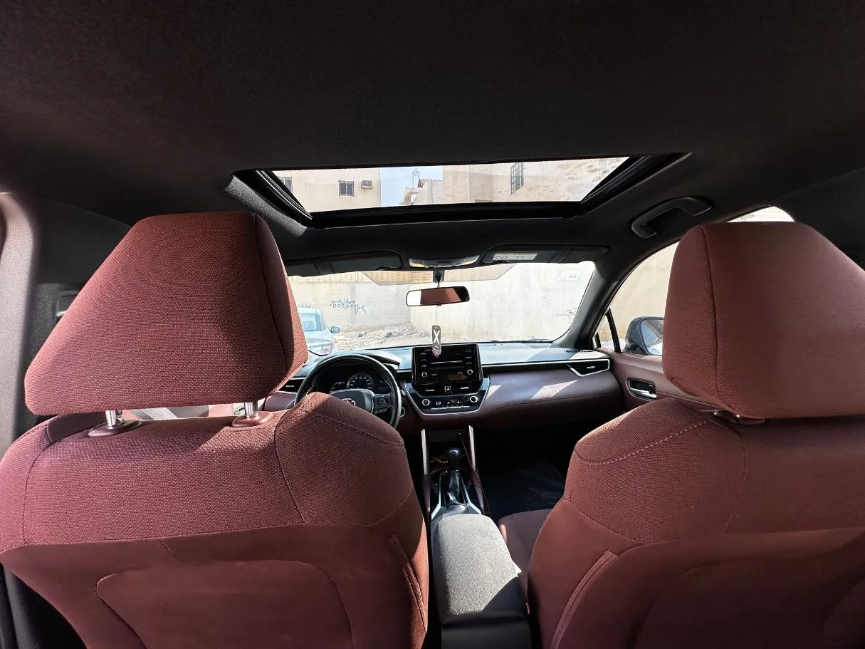 Car image 15