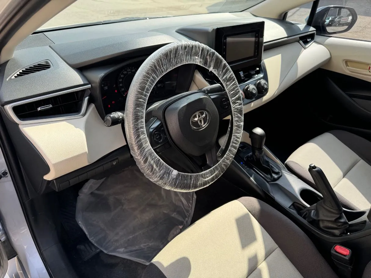 Car image 9