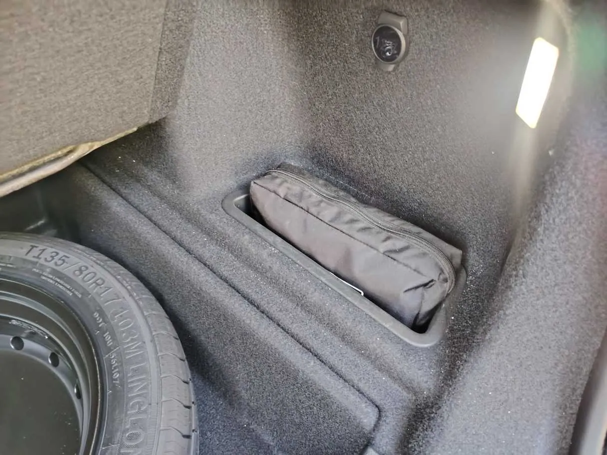Car image 46