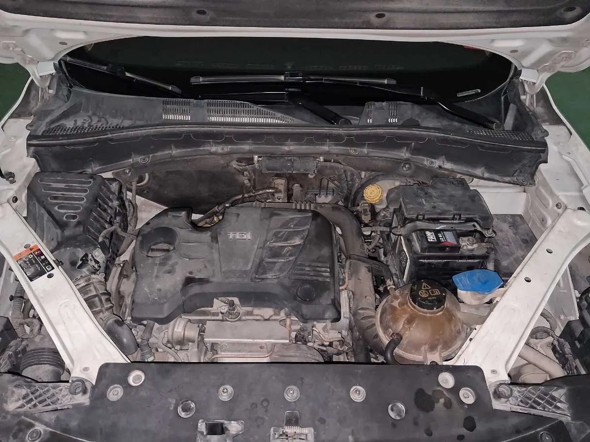Car image 19