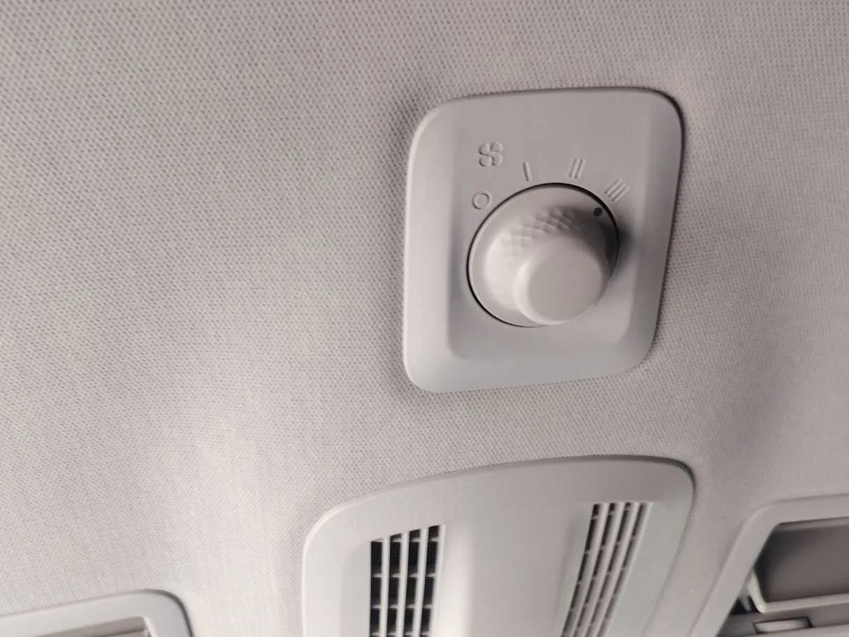 Car image 23