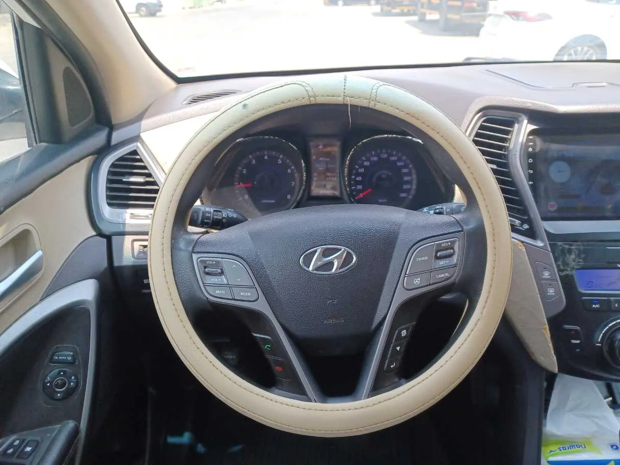 Car image 16