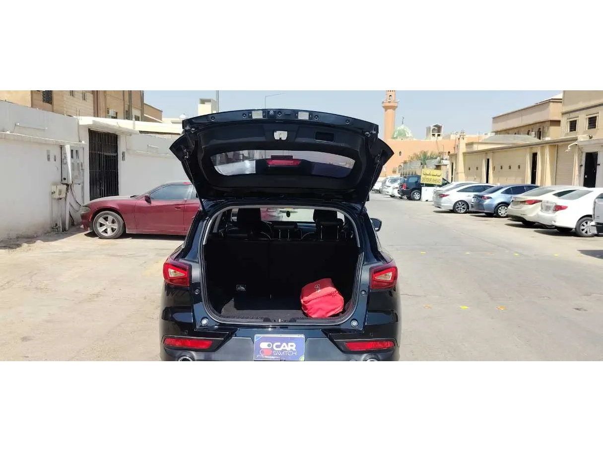 Car image 22