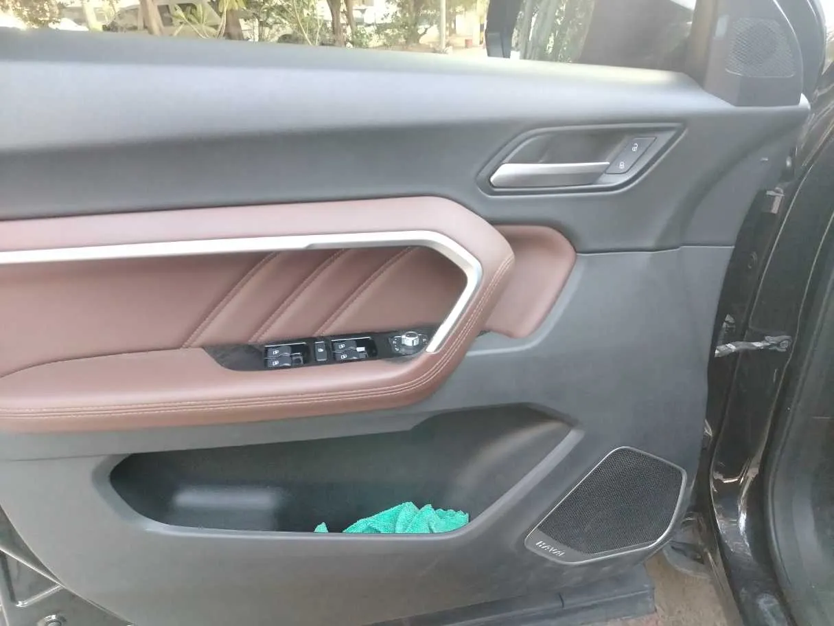 Car image 38