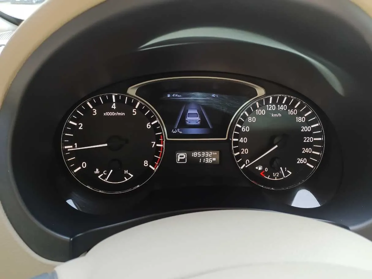 Car image 18