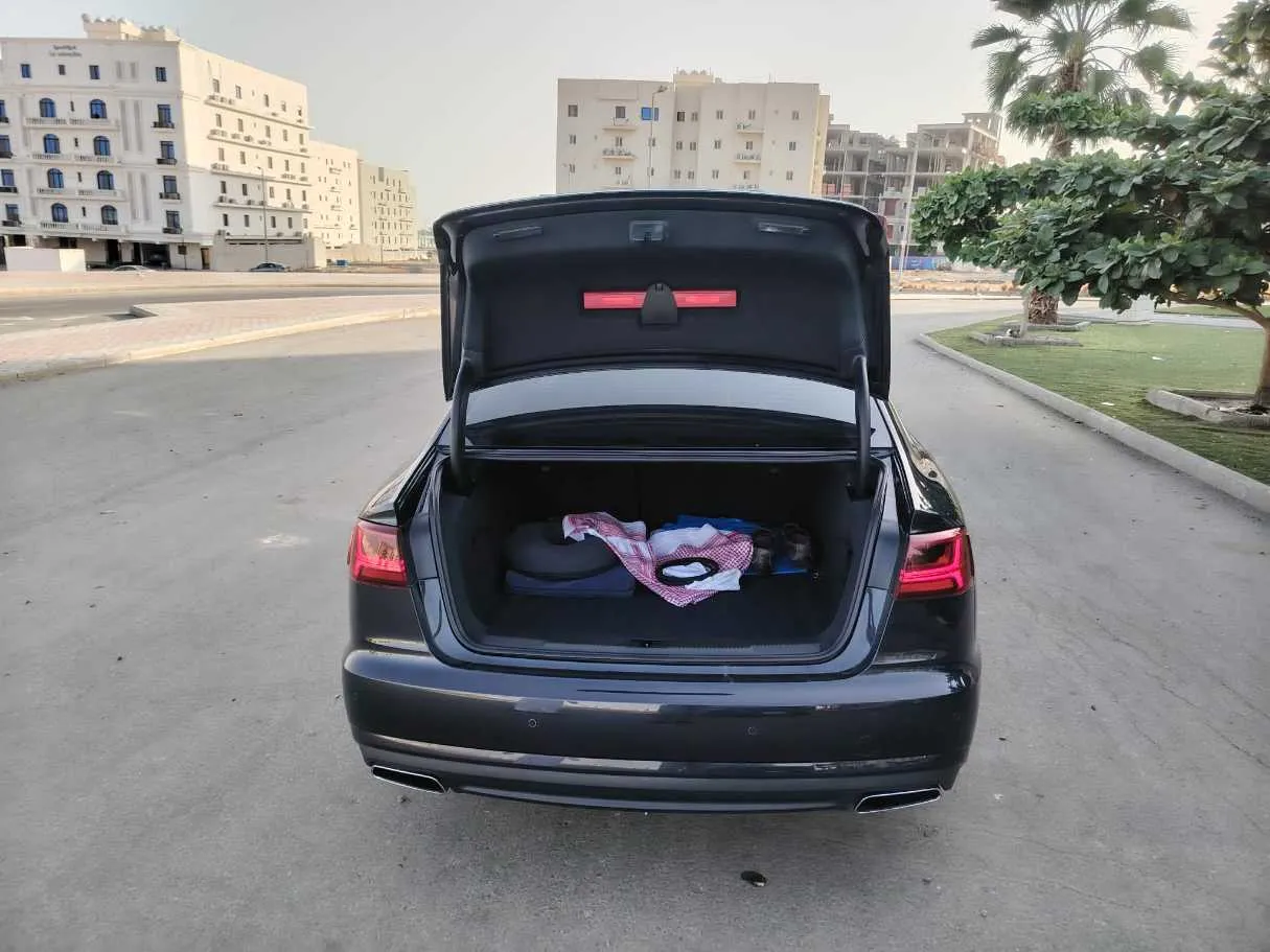 Car image 29