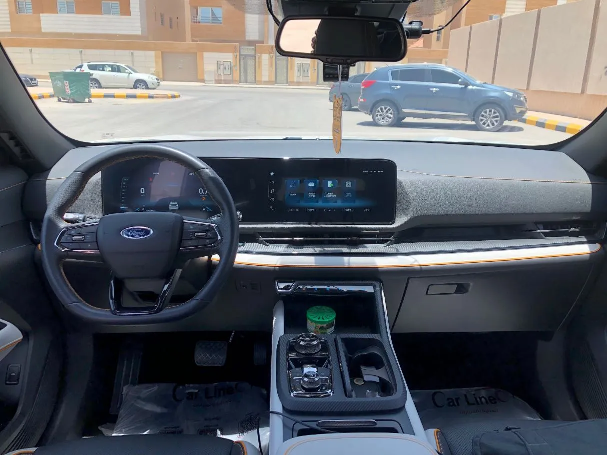 Car image 15