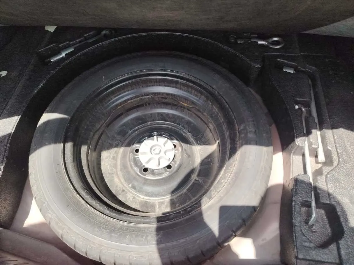 Car image 40