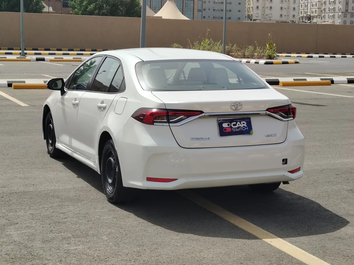 Car image 7