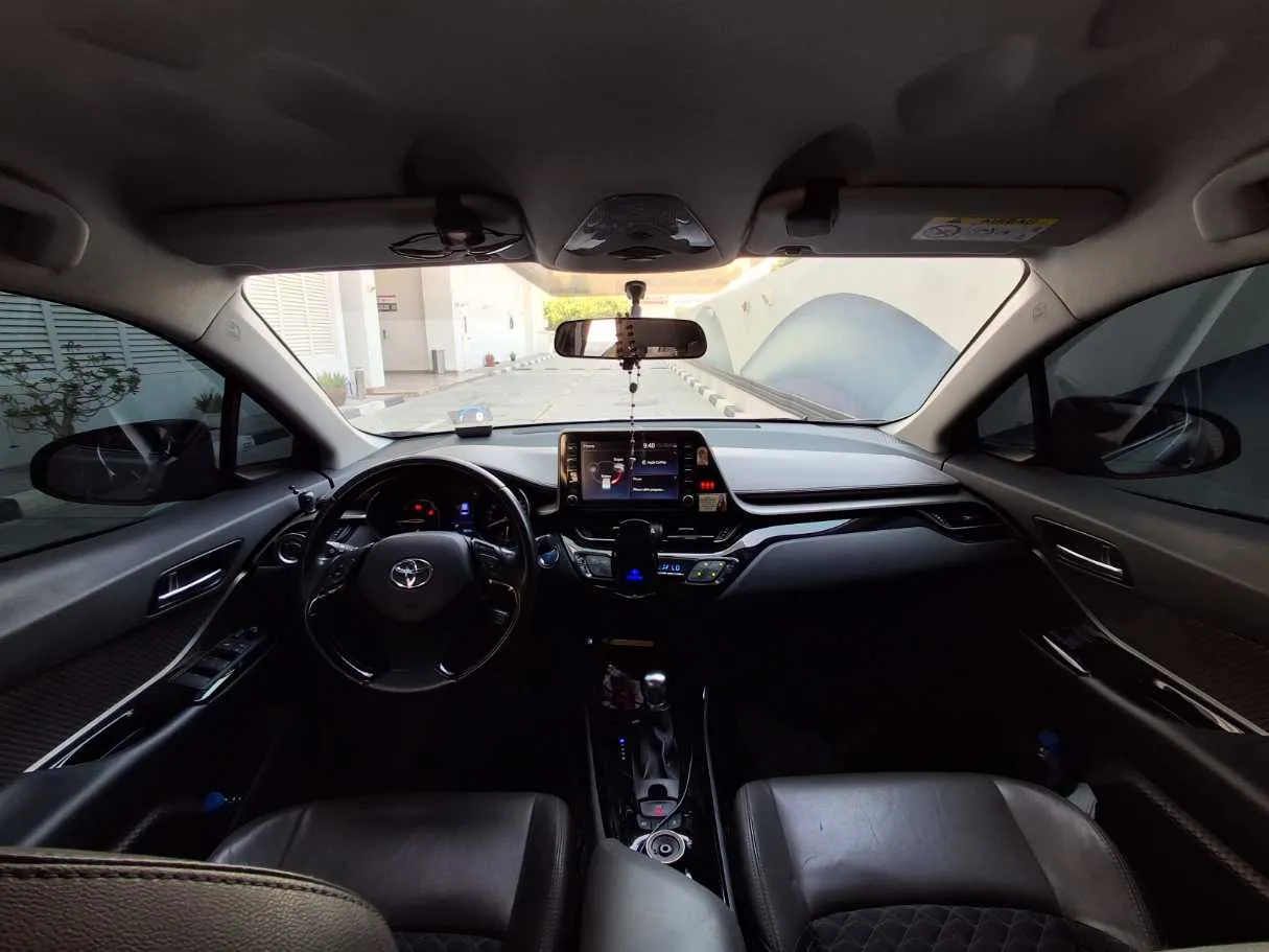 Car image 18