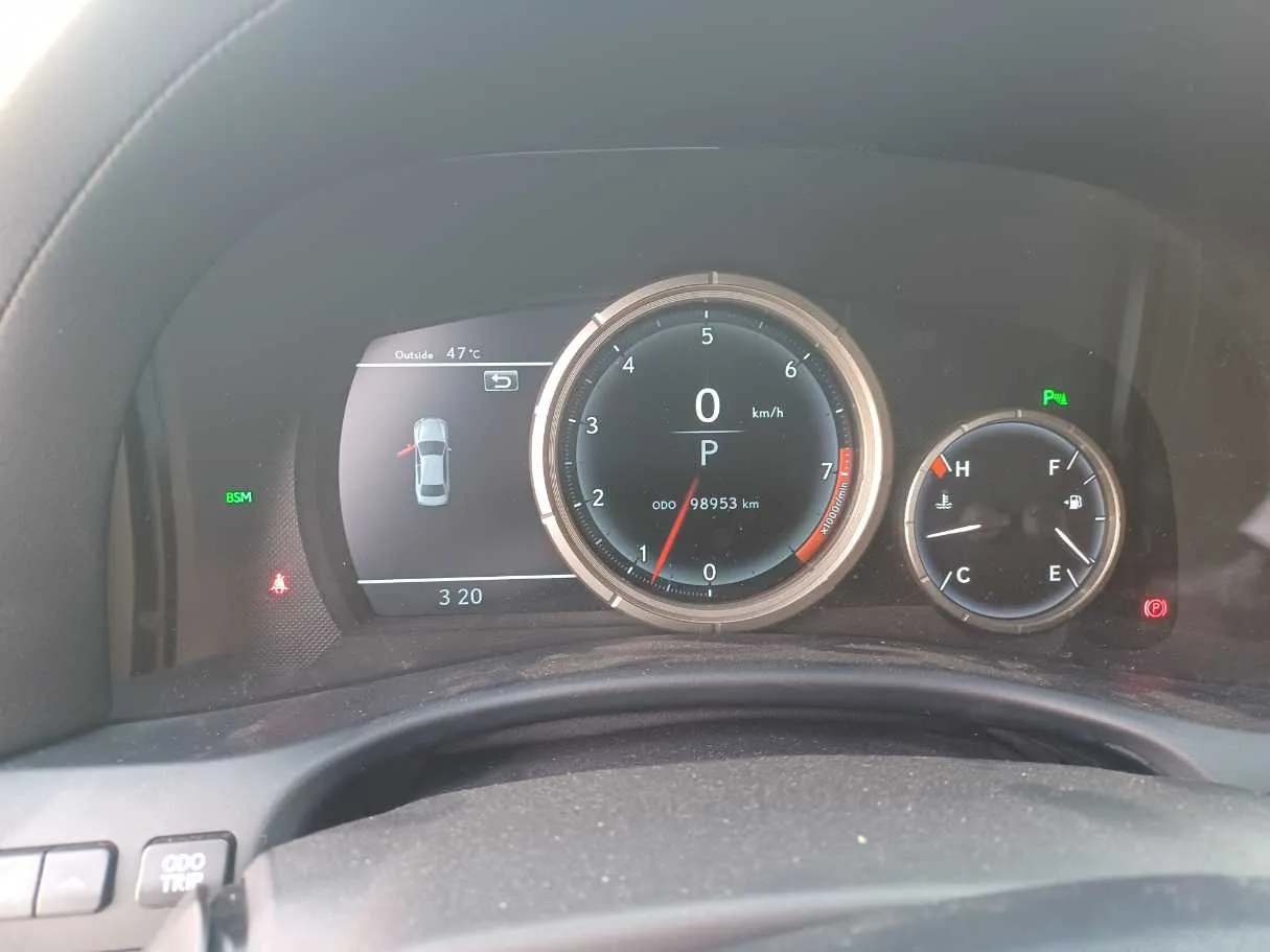 Car image 20