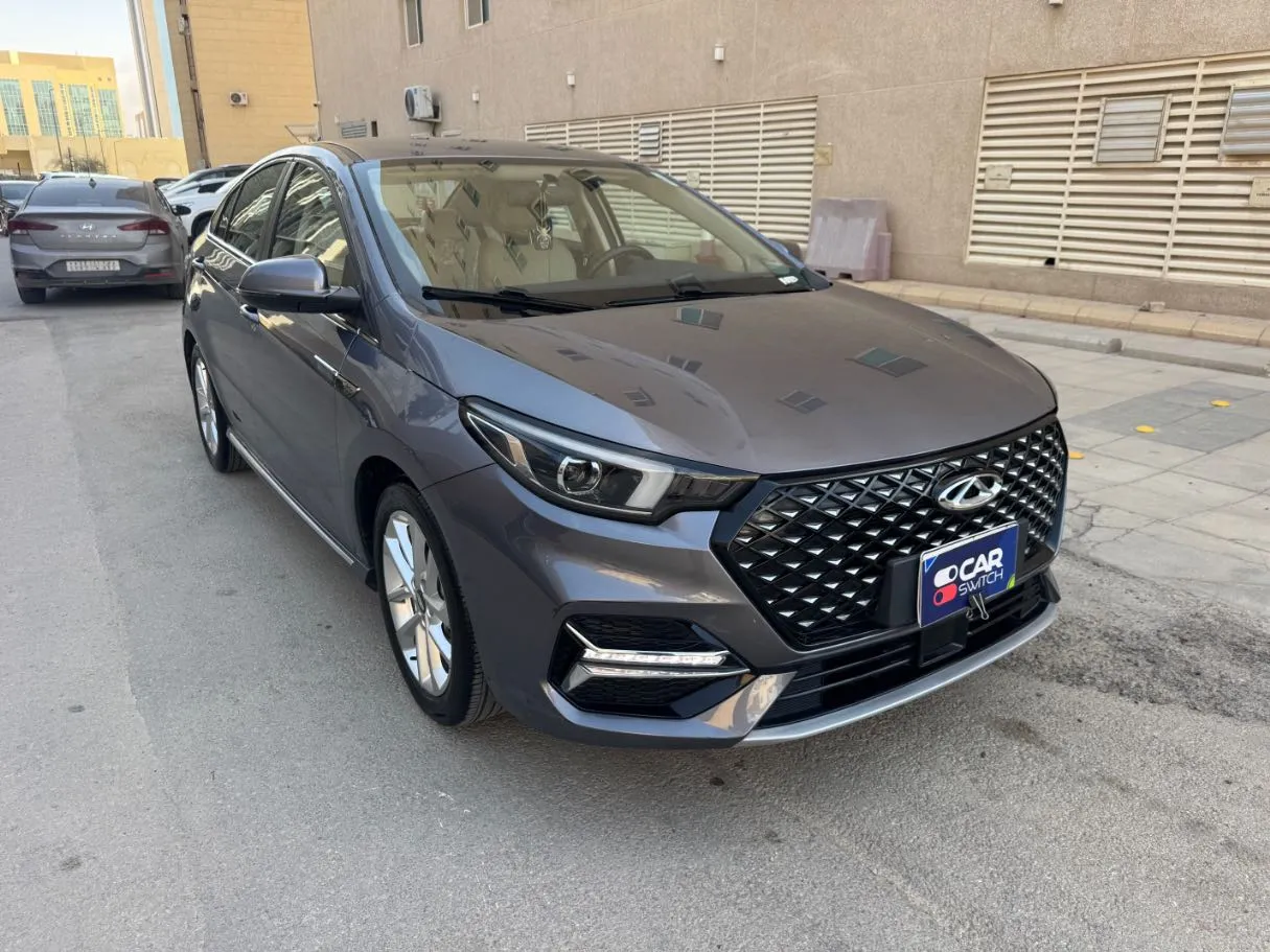 Car image 3