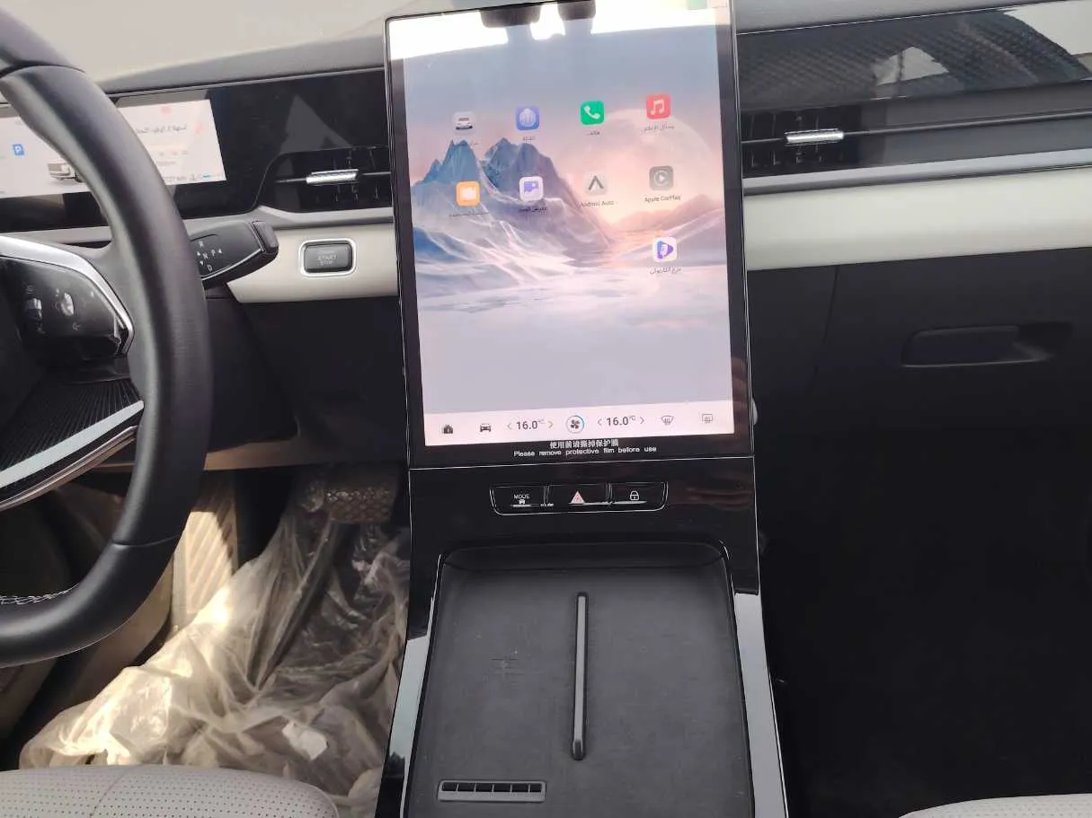 Car image 19