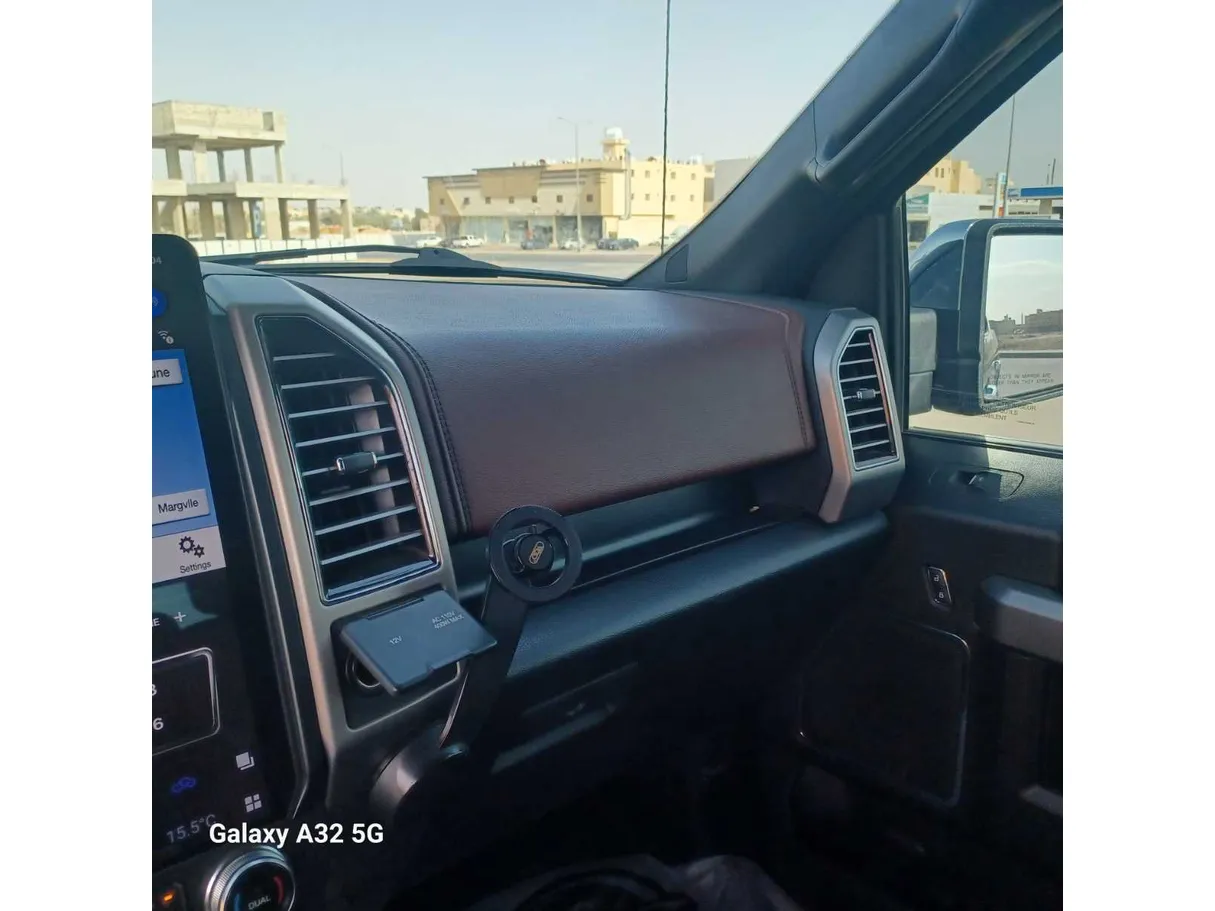 Car image 29