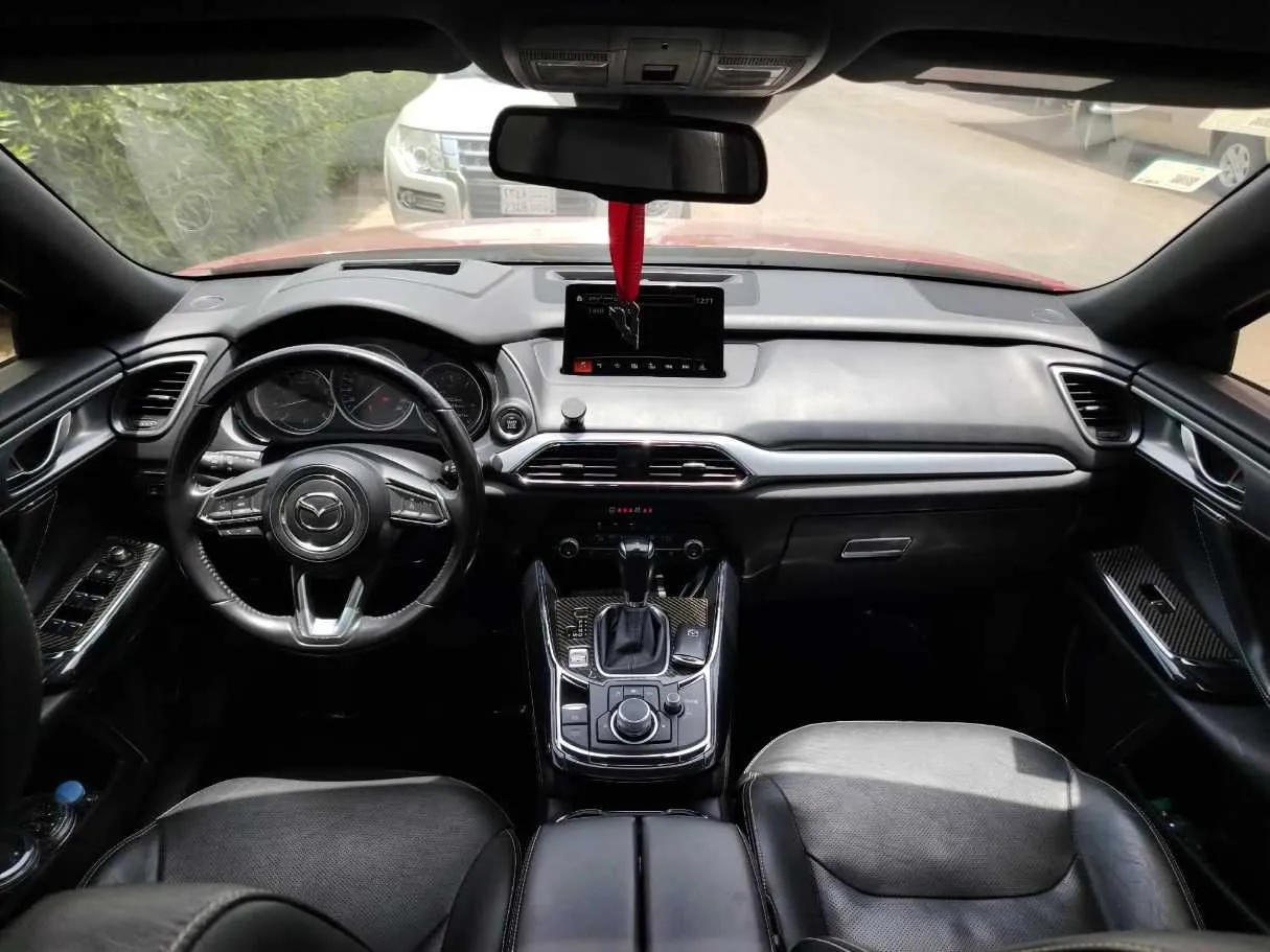 Car image 22