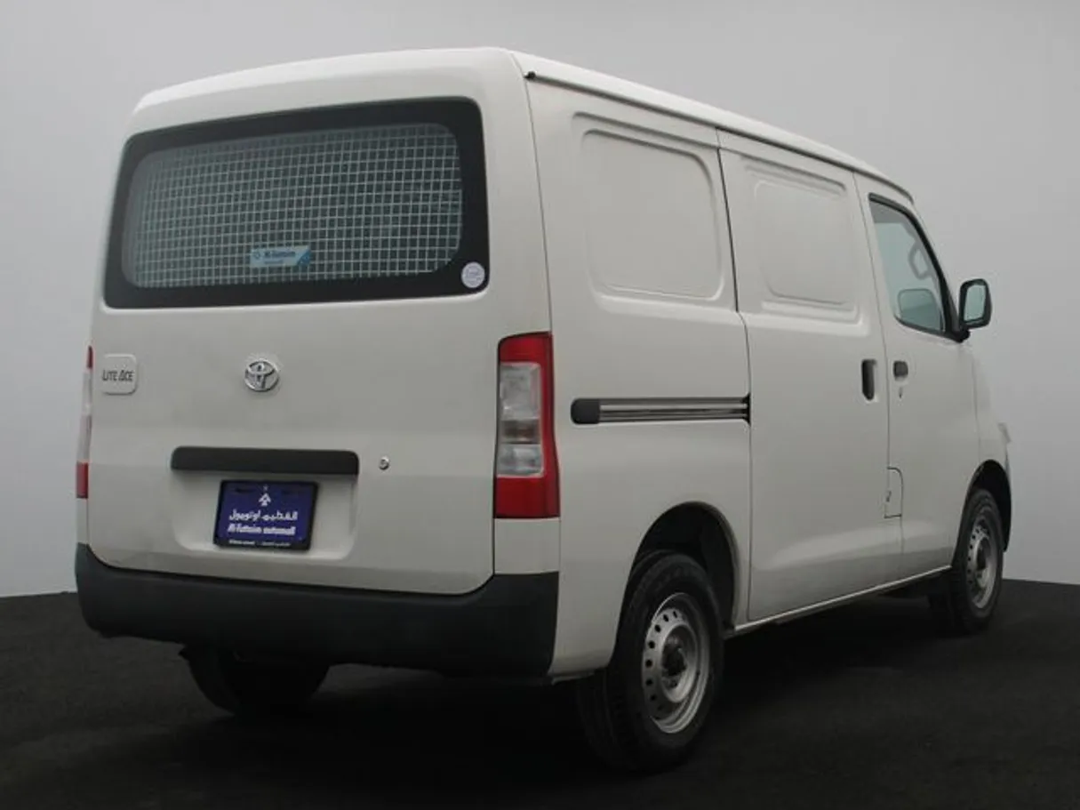 Car image 2
