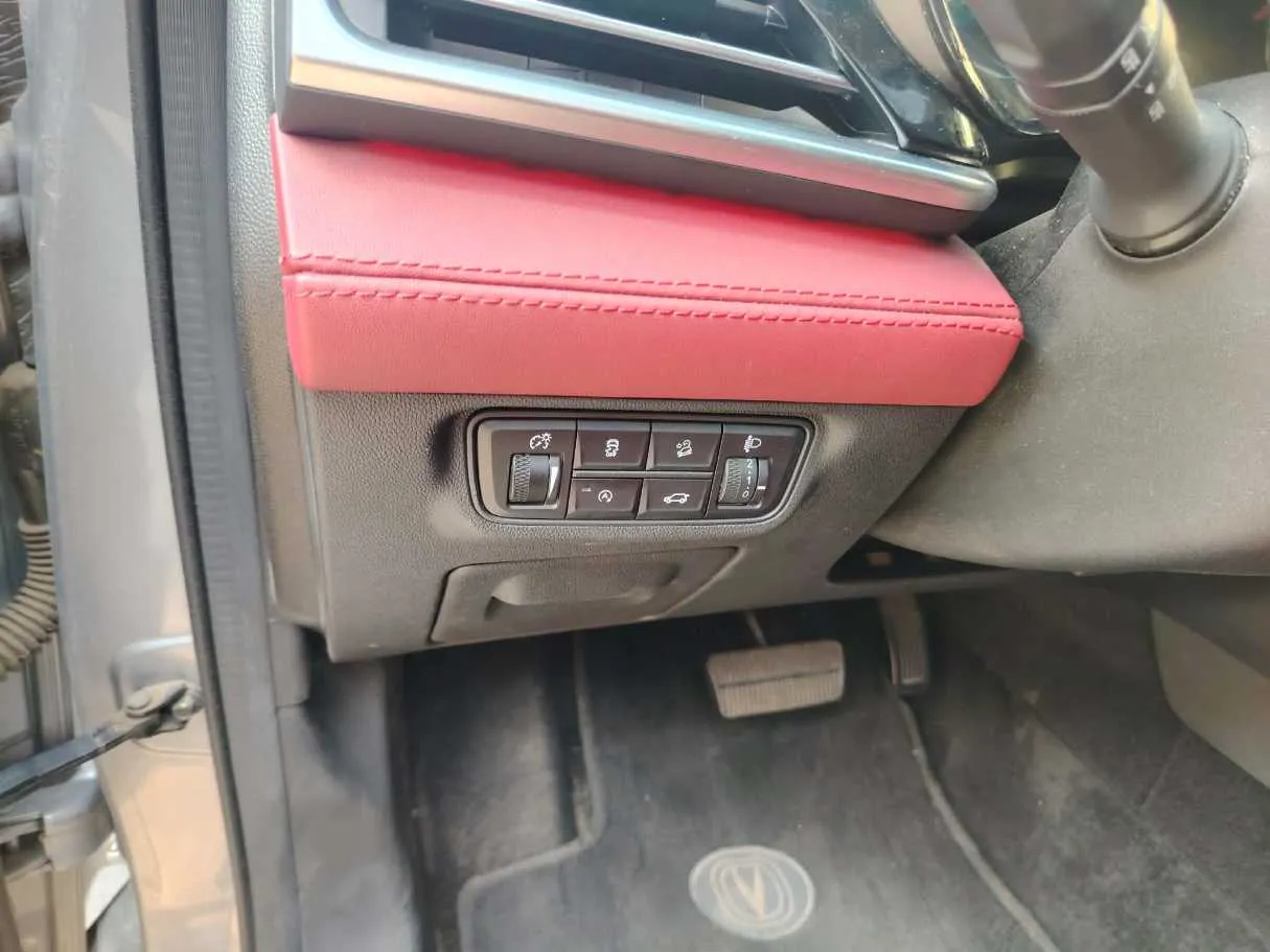 Car image 36