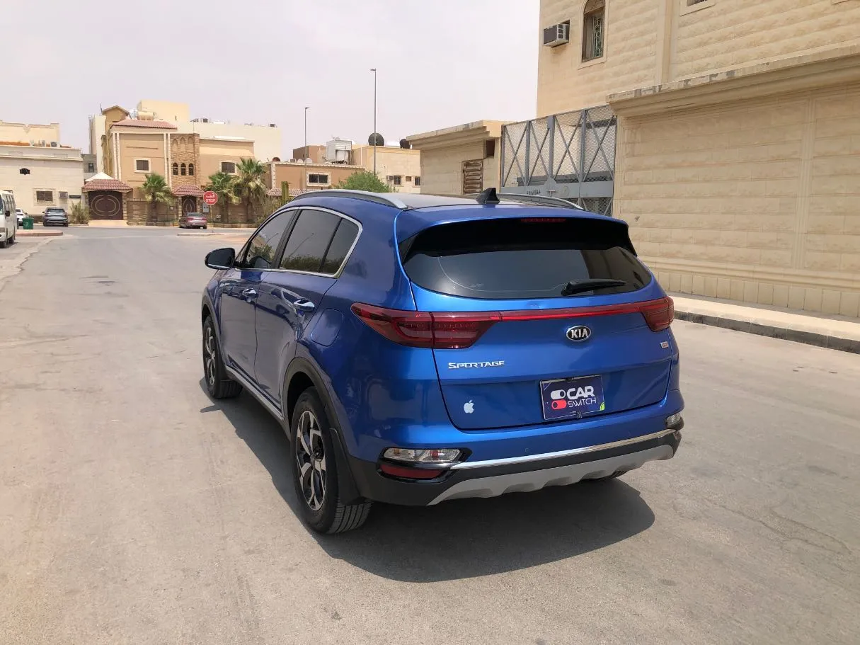 Car image 7