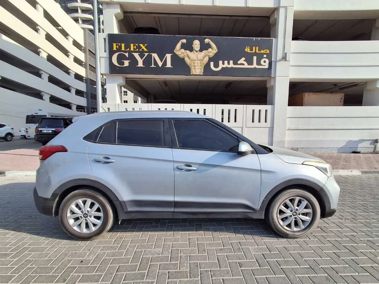 Car image 8