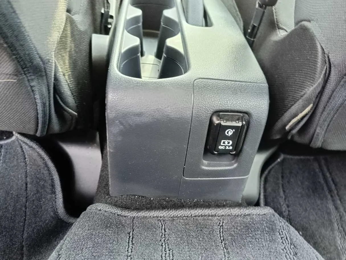 Car image 29
