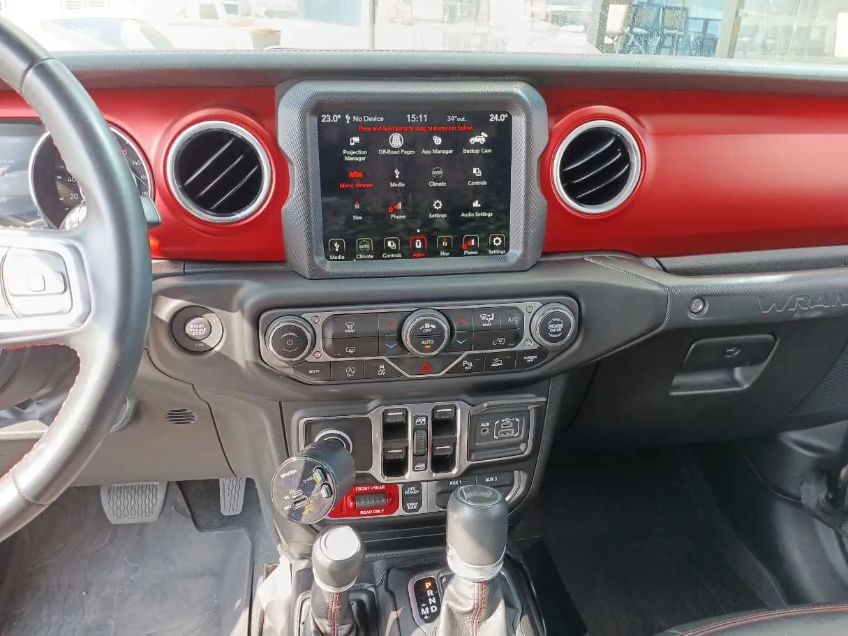 Car image 16
