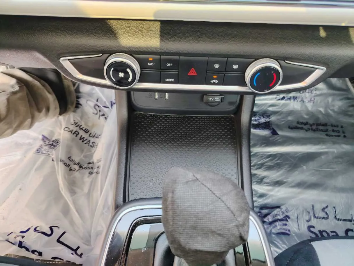 Car image 23
