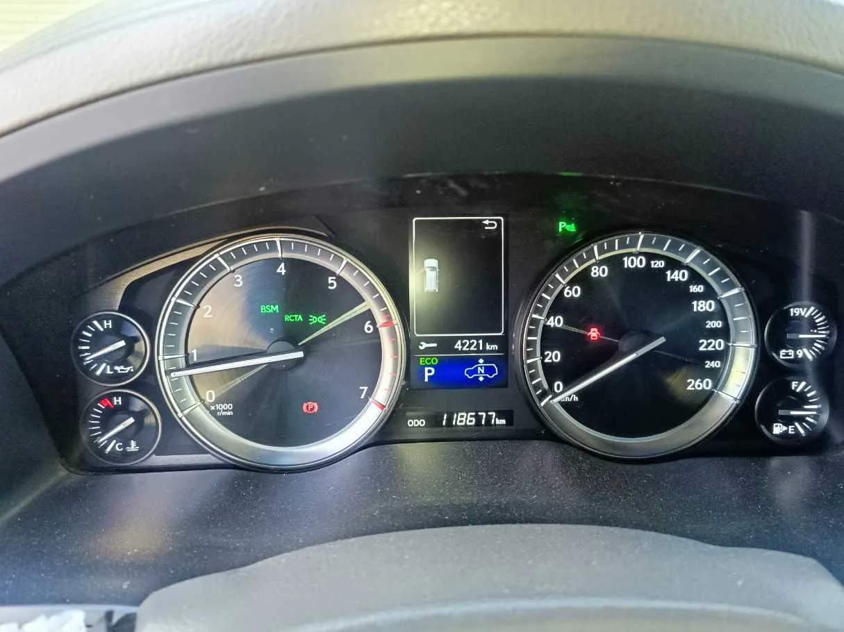 Car image 25