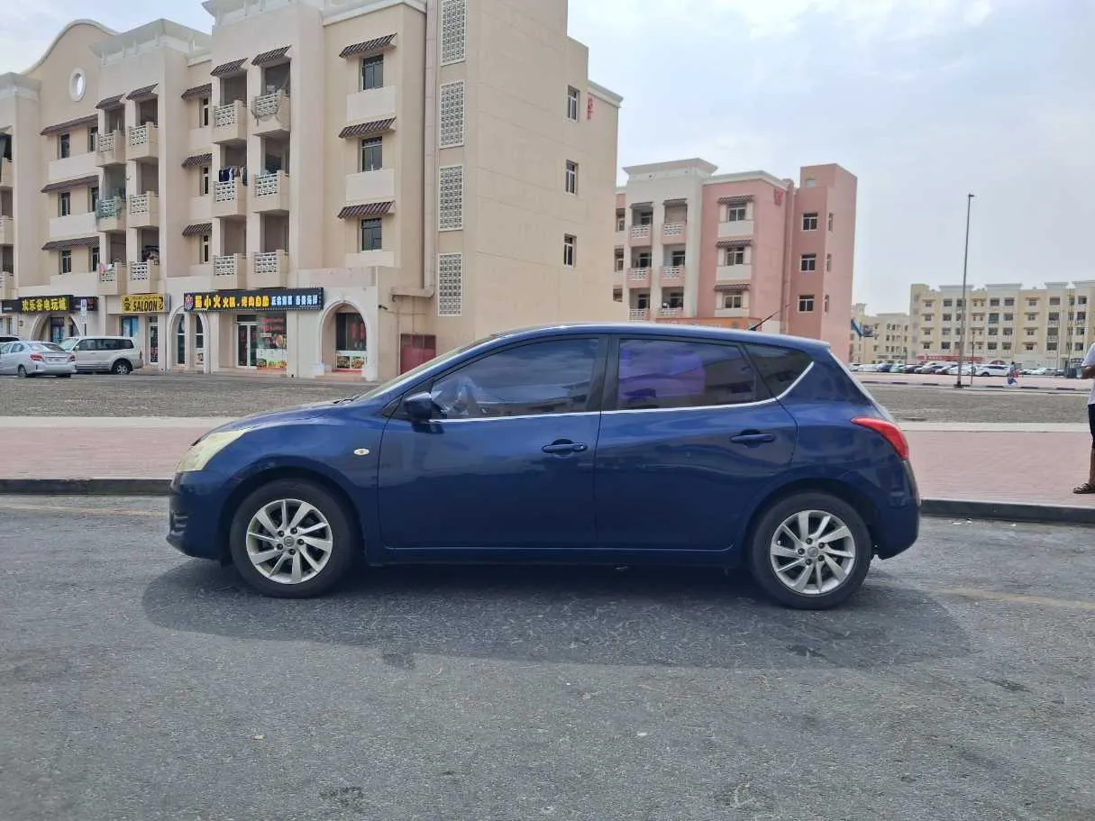 Car image 8