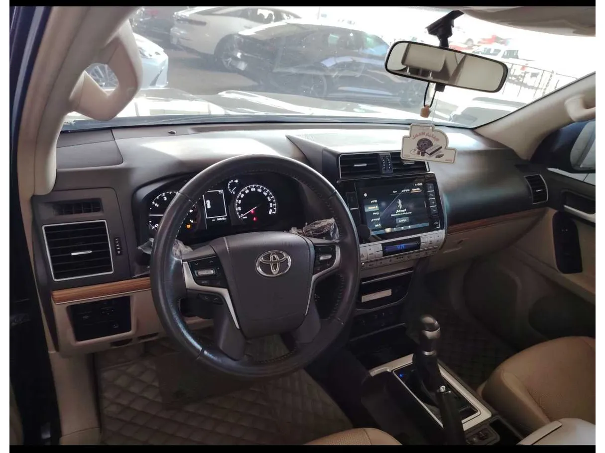 Car image 16