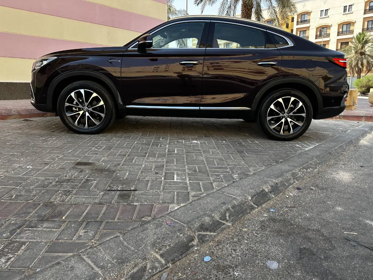 Car image 8
