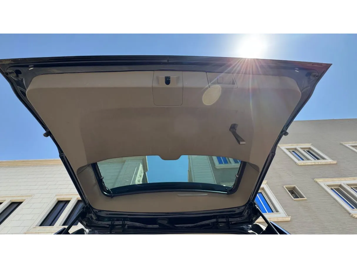 Car image 22