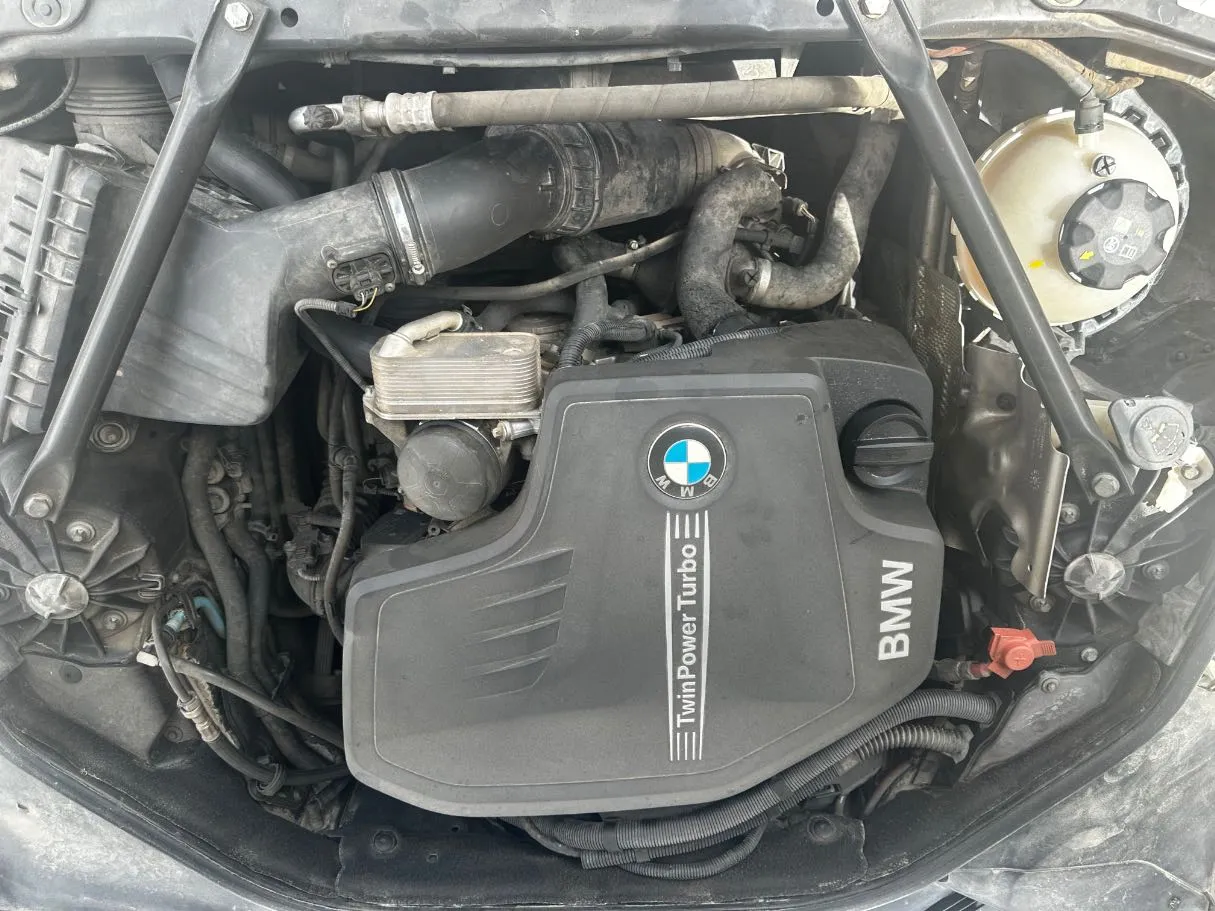 Car image 27